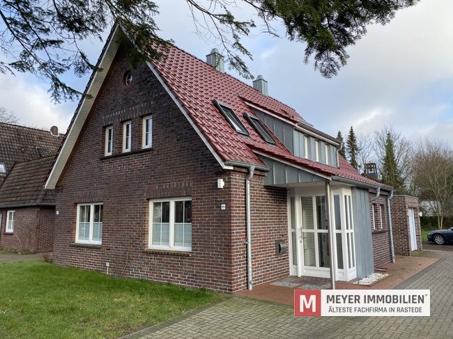 Praxisgebäude mit ELW in Rastede-Wahnbek zu vermieten (Obj.-Nr.: 6120)  Praxisgebäude mit ELW in Rastede-Wahnbek zu vermieten (Obj.-Nr.: 6120)