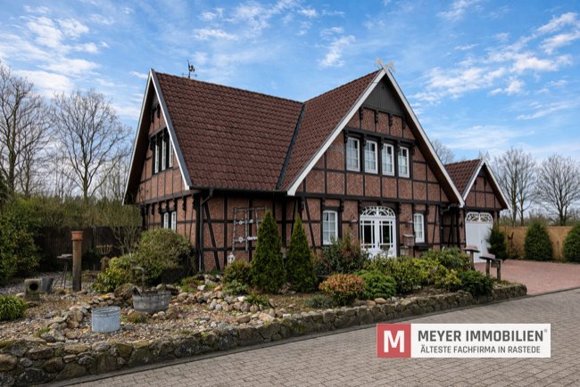Ein Zuhause mit besonderer Atmosphäre. Erstklassiges Fachwerkhaus mit Wintergarten in Rastede (Obj.-Nr. 6597) Ein Zuhause mit besonderer Atmosphäre. Erstklassiges Fachwerkhaus mit Wintergarten in Rastede (Obj.-Nr. 6597)