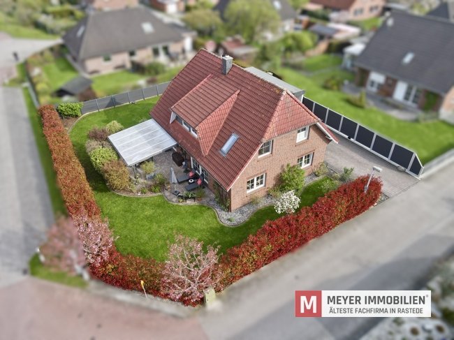 Modernes und geräumiges Einfamilienhaus in Jaderberg (Obj.-Nr.: 6617) Modernes und geräumiges Einfamilienhaus in Jaderberg (Obj.-Nr.: 6617)