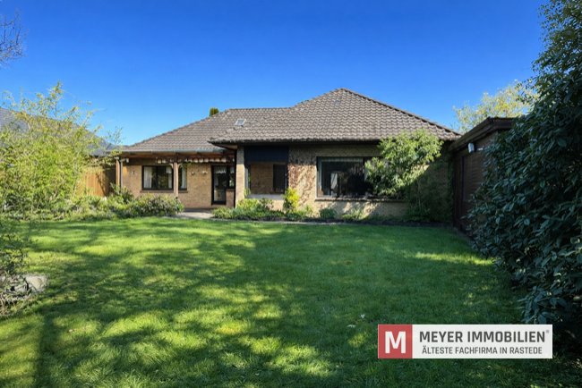 Bungalow auf Traumgrundstück in ruhiger und zentrumsnaher Lage von Bad Zwischenahn (Obj.-Nr.: 6606) Bungalow auf Traumgrundstück in ruhiger und zentrumsnaher Lage von Bad Zwischenahn (Obj.-Nr.: 6606)