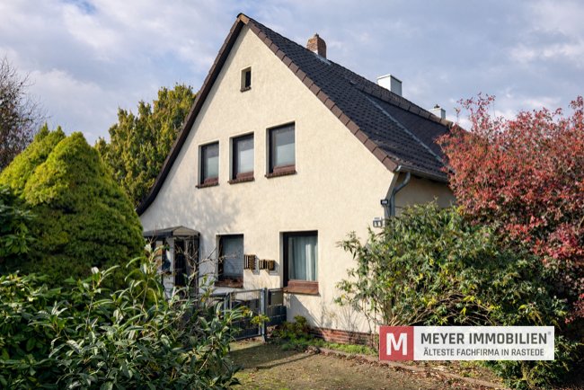 Bezugsfreie und sanierte Doppelhaushälfte in Jaderberg zu verkaufen (Obj.-Nr.: 6623) Bezugsfreie und sanierte Doppelhaushälfte in Jaderberg zu verkaufen (Obj.-Nr.: 6623)
