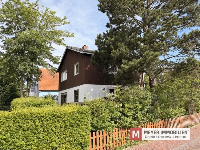 Einfamilienhaus mit Entwicklungspotenzial in attraktiver Lage auf Wangerooge (Obj.-Nr. 6644) Einfamilienhaus mit Entwicklungspotenzial in attraktiver Lage auf Wangerooge (Obj.-Nr. 6644)