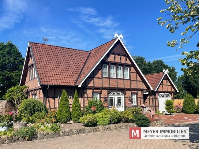 Ein Zuhause mit besonderer Atmosphäre. Erstklassiges Fachwerkhaus mit Wintergarten in Rastede (Obj.-Nr. 6624) Ein Zuhause mit besonderer Atmosphäre. Erstklassiges Fachwerkhaus mit Wintergarten in Rastede (Obj.-Nr. 6624)