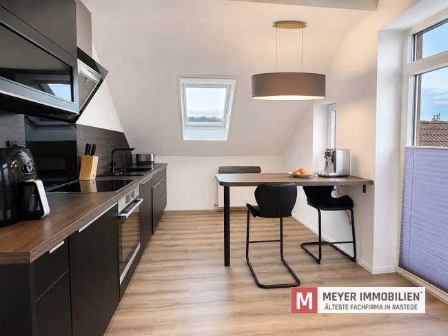 Modernisierte Dachgeschosswohnung im Ortskern von Rastede (Objekt-Nr.: 6632) Modernisierte Dachgeschosswohnung im Ortskern von Rastede (Objekt-Nr.: 6632)