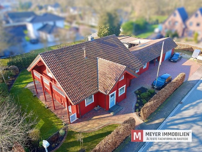 Großzügiges Niedrigenergie-Holzhaus mit separater Büroeinheit im Gewerbegebiet von Wiefelstede (Obj.-Nr.: 6675) Großzügiges Niedrigenergie-Holzhaus mit separater Büroeinheit im Gewerbegebiet von Wiefelstede (Obj.-Nr.: 6675)