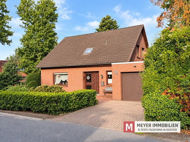 Platz für Ihre Wohnträume - Solides Einfamilienhaus mit Garage in Jaderberg (Obj.-Nr.: 6672) Platz für Ihre Wohnträume - Solides Einfamilienhaus mit Garage in Jaderberg (Obj.-Nr.: 6672)